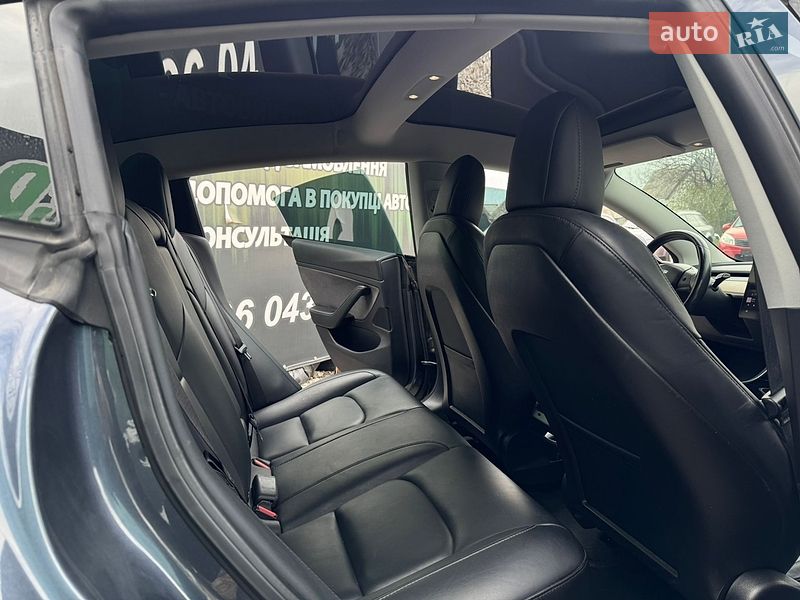 Седан Tesla Model 3 2019 в Харкові