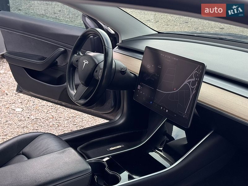 Седан Tesla Model 3 2019 в Харкові