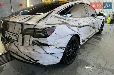Седан Tesla Model 3 2022 в Львове