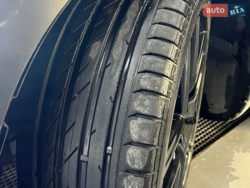 Седан Tesla Model 3 2022 в Львове