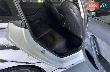 Седан Tesla Model 3 2022 в Львове