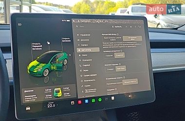 Седан Tesla Model 3 2022 в Львове