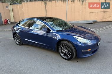 Седан Tesla Model 3 2019 в Киеве