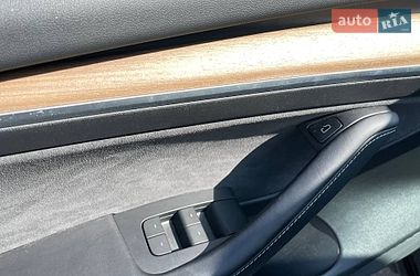 Седан Tesla Model 3 2021 в Киеве