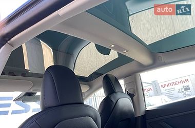 Седан Tesla Model 3 2021 в Киеве