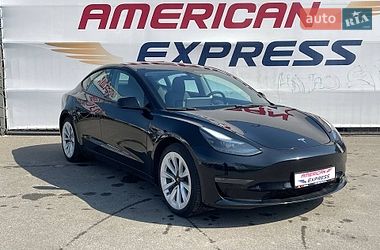 Седан Tesla Model 3 2021 в Киеве