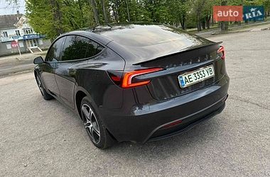 Седан Tesla Model 3 2024 в Дніпрі