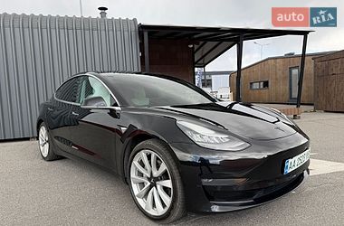 Седан Tesla Model 3 2019 в Киеве