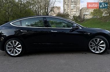 Седан Tesla Model 3 2019 в Львове