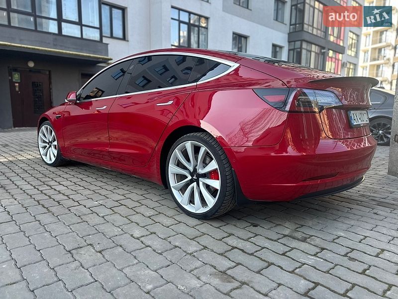 Седан Tesla Model 3 2018 в Ивано-Франковске