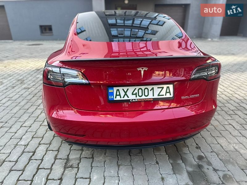 Седан Tesla Model 3 2018 в Ивано-Франковске