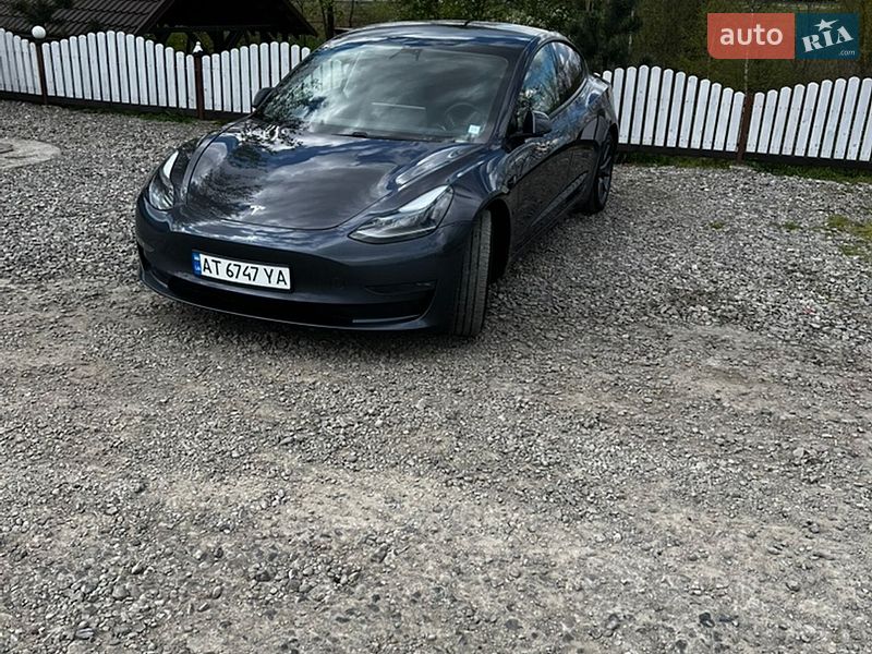 Tesla Model 3 2021