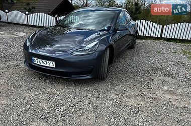 Седан Tesla Model 3 2021 в Ивано-Франковске