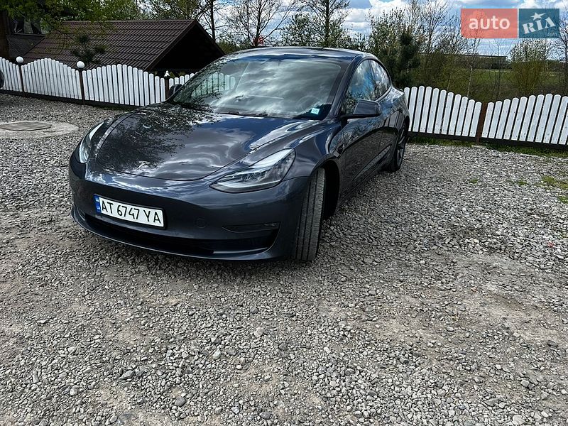 Седан Tesla Model 3 2021 в Ивано-Франковске