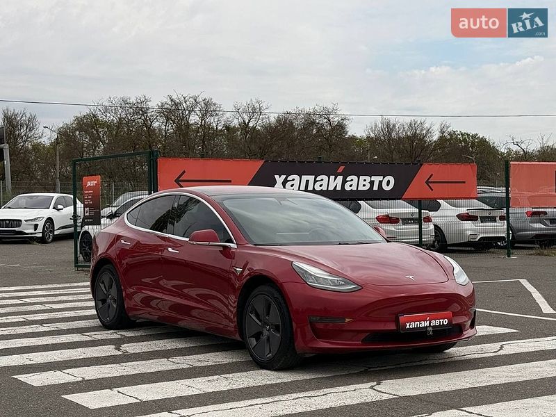 Седан Tesla Model 3 2018 в Одессе