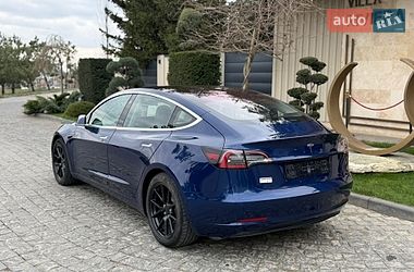 Седан Tesla Model 3 2018 в Львове