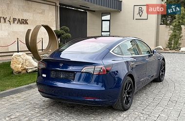 Седан Tesla Model 3 2018 в Львове