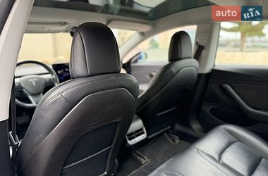Седан Tesla Model 3 2018 в Львове