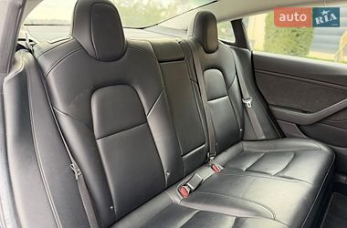 Седан Tesla Model 3 2018 в Львове