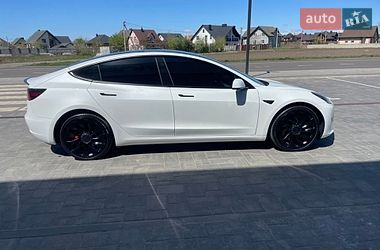 Седан Tesla Model 3 2023 в Луцке