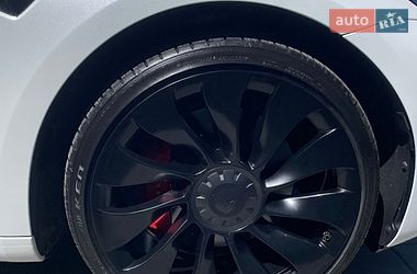 Седан Tesla Model 3 2023 в Луцке