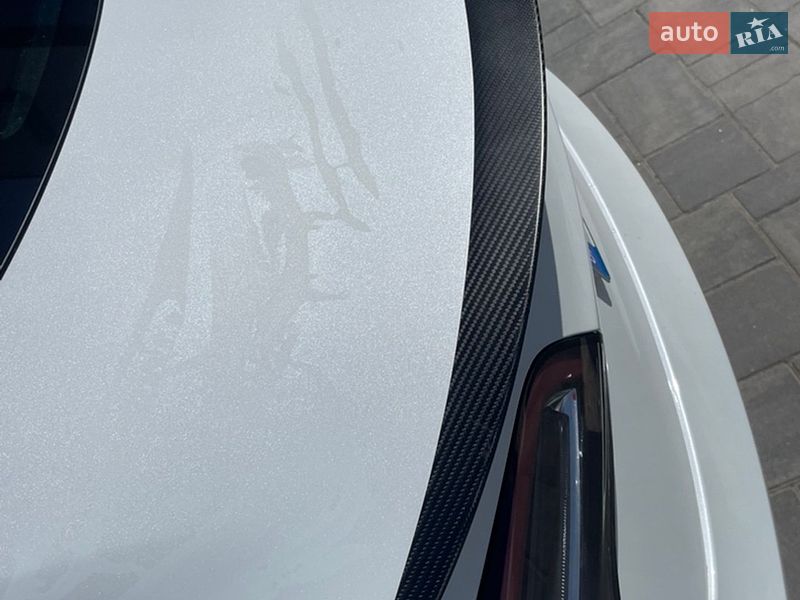 Седан Tesla Model 3 2023 в Луцке