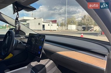 Седан Tesla Model 3 2022 в Виннице