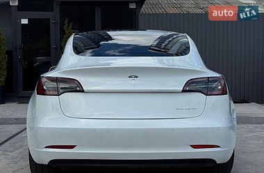Седан Tesla Model 3 2022 в Киеве