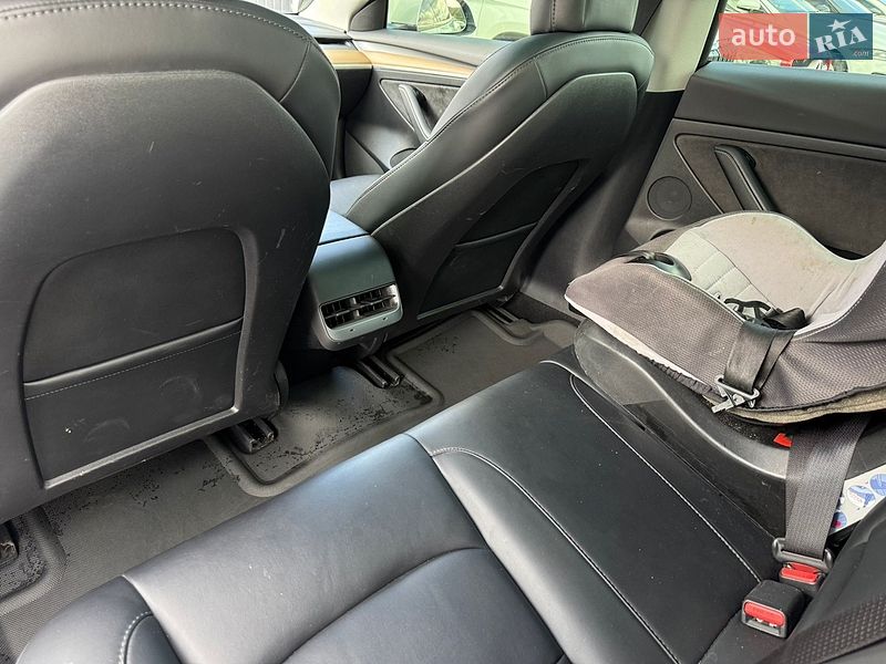 Седан Tesla Model 3 2022 в Киеве