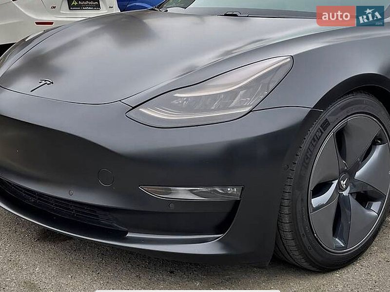 Седан Tesla Model 3 2020 в Києві