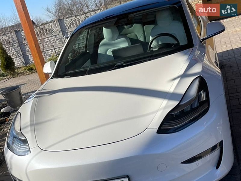 Седан Tesla Model 3 2019 в Житомире