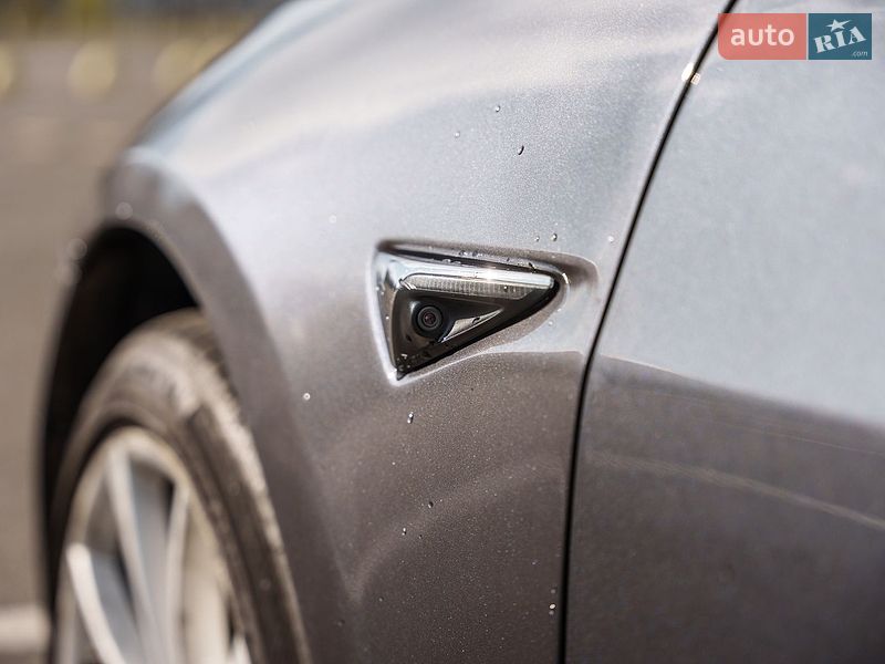 Седан Tesla Model 3 2018 в Києві