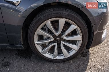 Седан Tesla Model 3 2018 в Києві