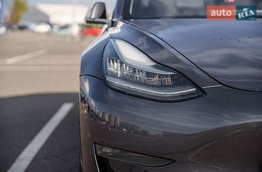 Седан Tesla Model 3 2018 в Києві