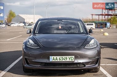 Седан Tesla Model 3 2018 в Киеве