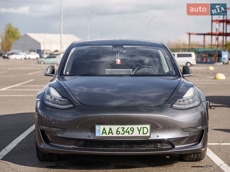 Седан Tesla Model 3 2018 в Києві