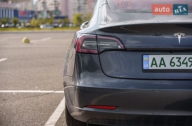 Седан Tesla Model 3 2018 в Києві