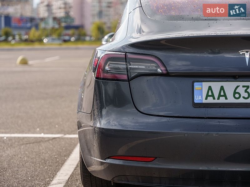 Седан Tesla Model 3 2018 в Києві