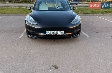 Седан Tesla Model 3 2022 в Ивано-Франковске