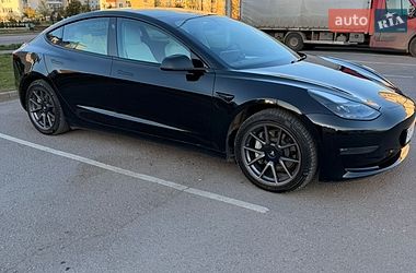 Седан Tesla Model 3 2022 в Івано-Франківську