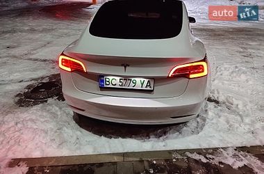 Седан Tesla Model 3 2021 в Львове