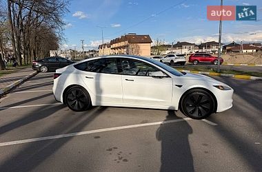 Седан Tesla Model 3 2025 в Киеве