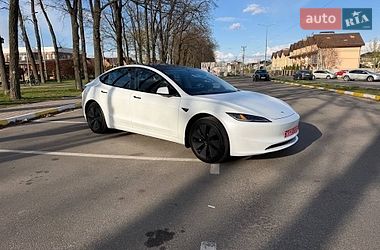 Седан Tesla Model 3 2025 в Киеве