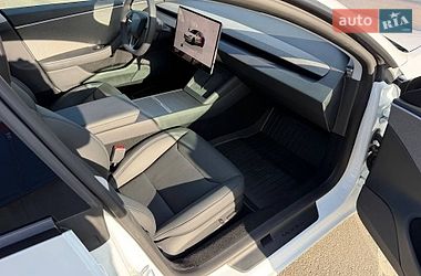 Седан Tesla Model 3 2025 в Киеве