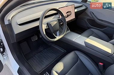 Седан Tesla Model 3 2025 в Киеве