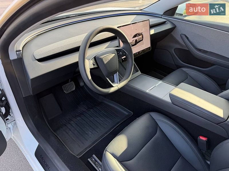 Седан Tesla Model 3 2025 в Киеве