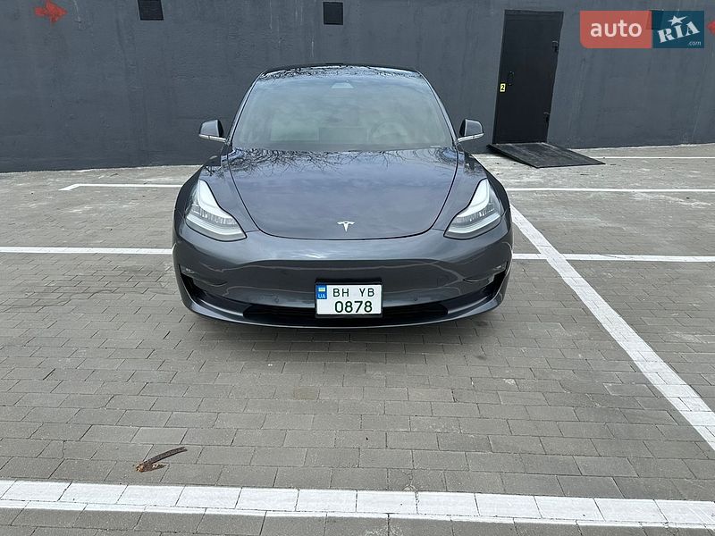 Седан Tesla Model 3 2019 в Одесі