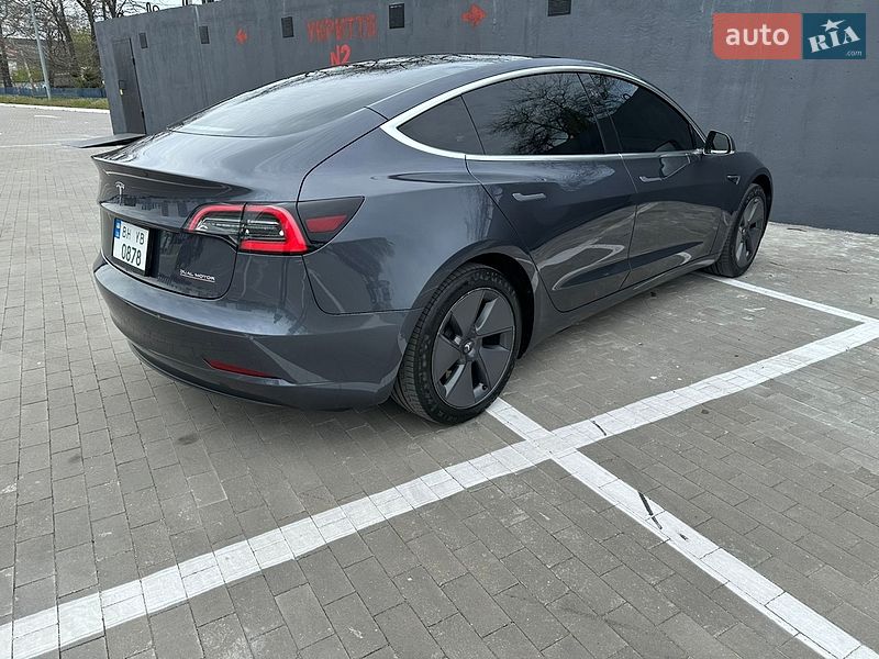 Седан Tesla Model 3 2019 в Одесі
