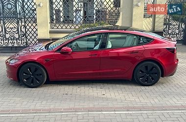 Седан Tesla Model 3 2024 в Львове