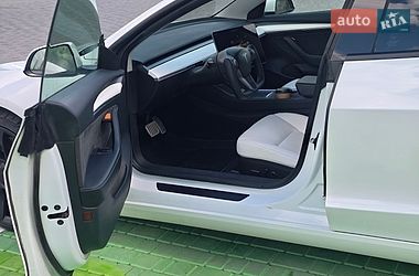 Седан Tesla Model 3 2022 в Києві